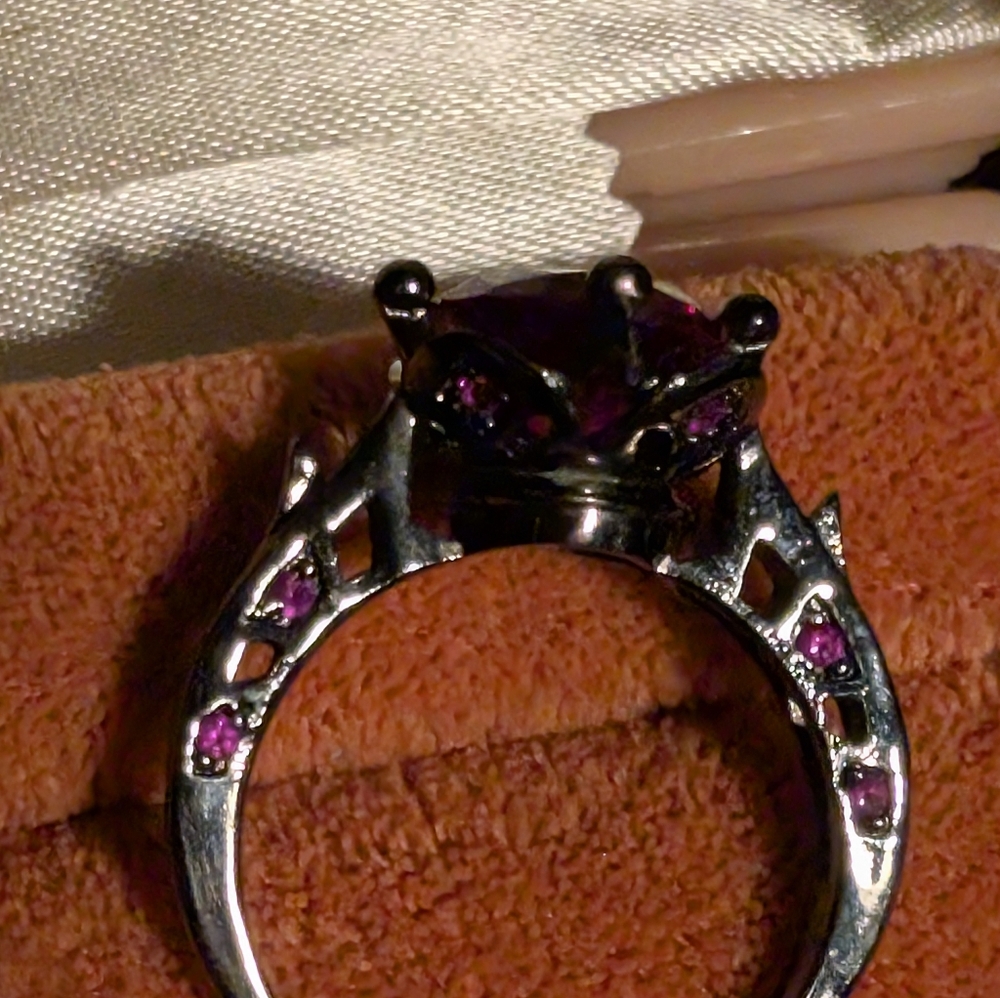 Unique Solitaire Black Gold Ruby Gemstone Ring 7 - image 3